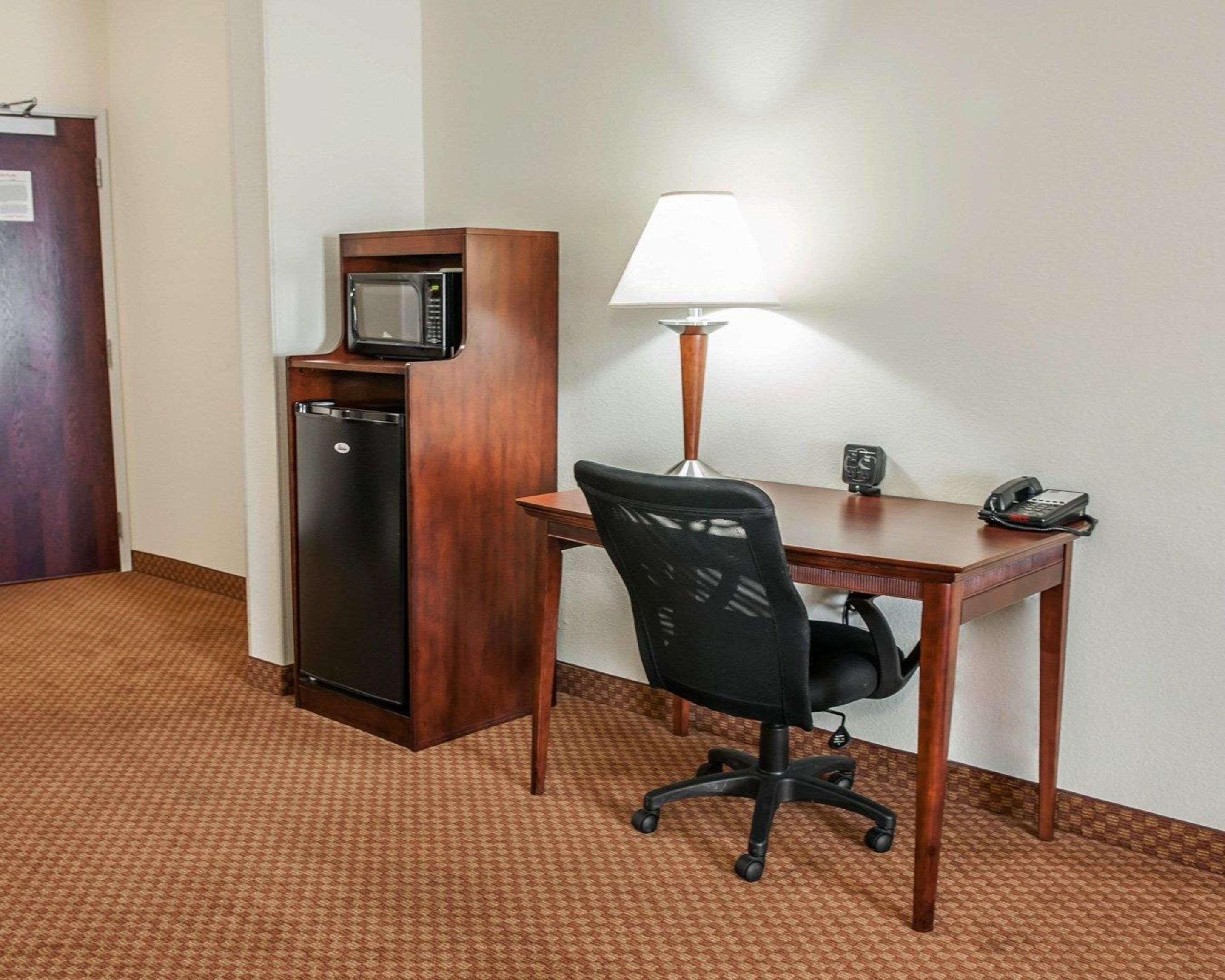 Comfort Suites Near Indianapolis Airport מראה חיצוני תמונה