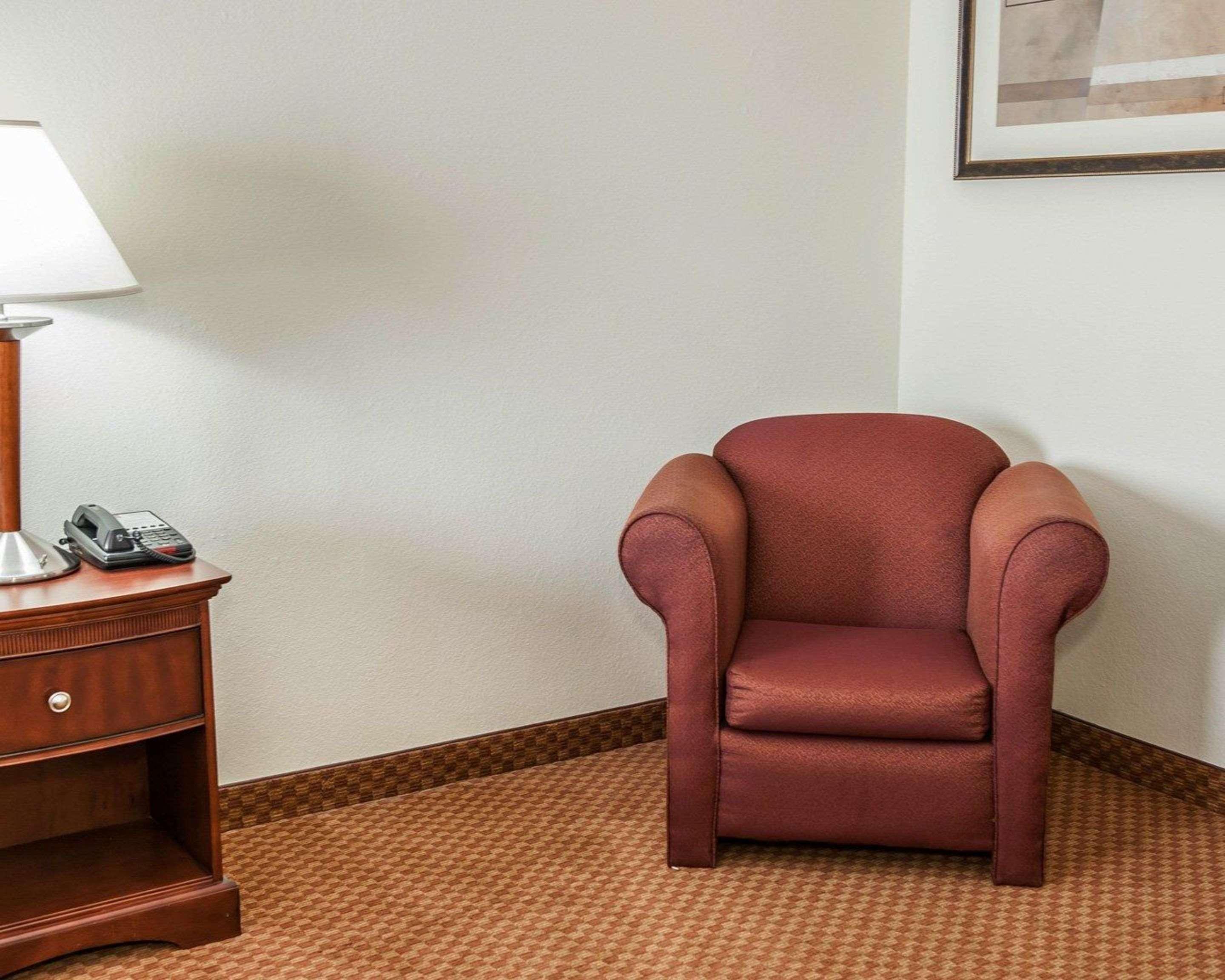 Comfort Suites Near Indianapolis Airport מראה חיצוני תמונה