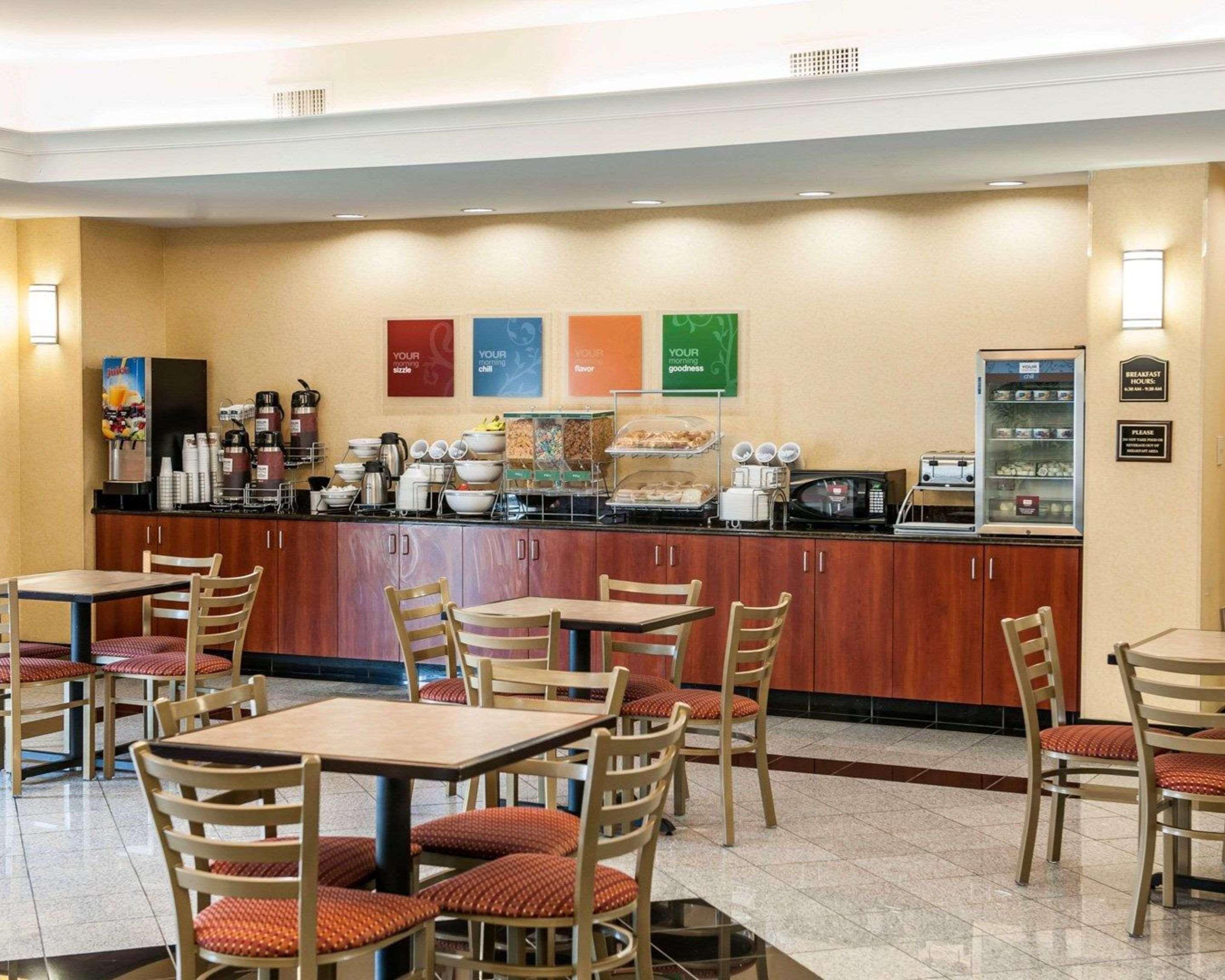 Comfort Suites Near Indianapolis Airport מראה חיצוני תמונה