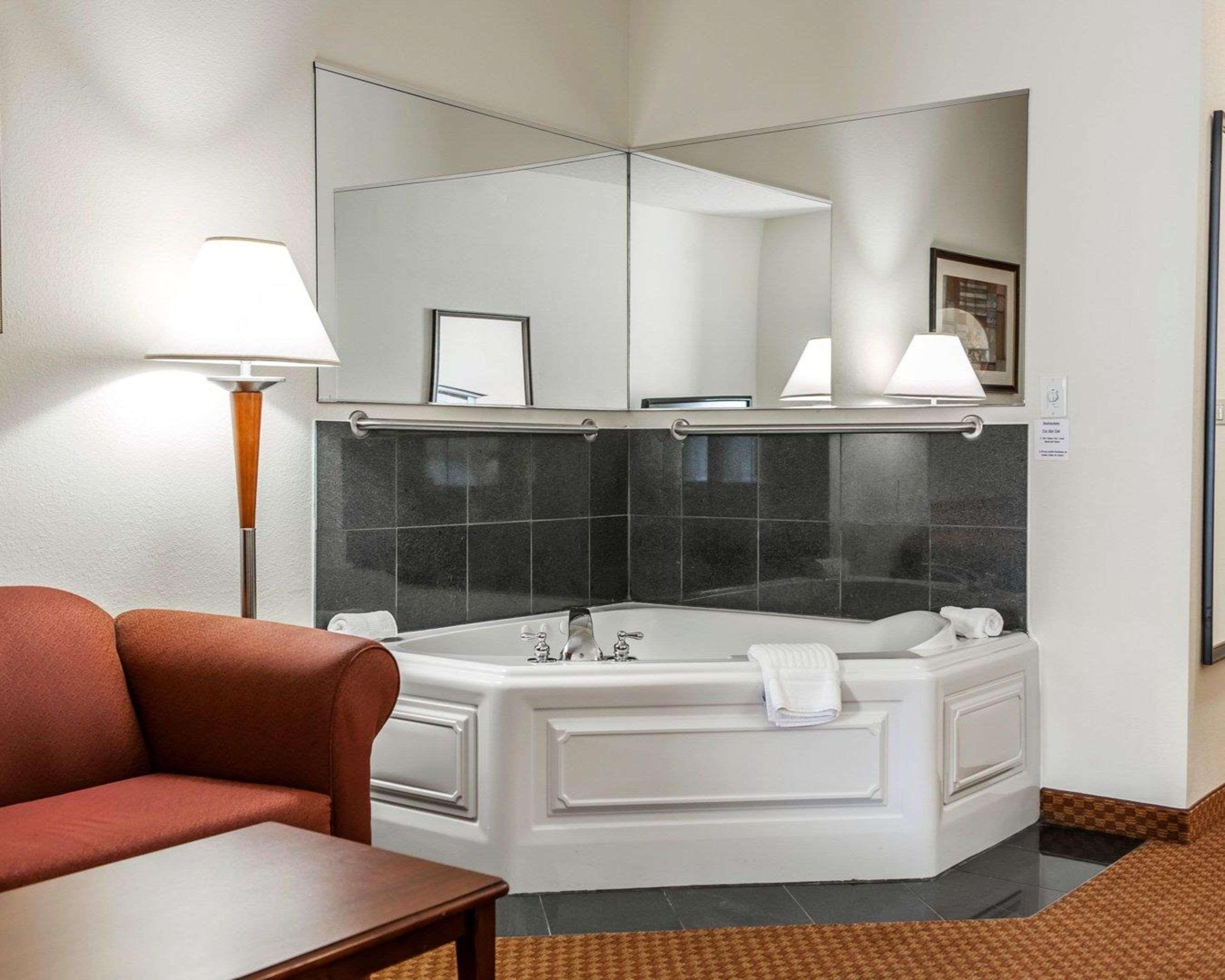 Comfort Suites Near Indianapolis Airport מראה חיצוני תמונה