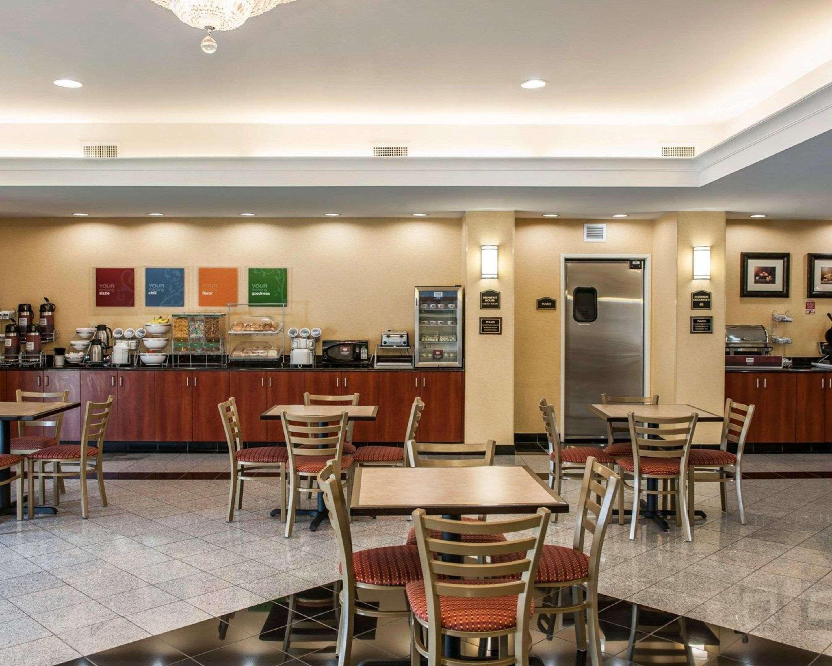 Comfort Suites Near Indianapolis Airport מראה חיצוני תמונה