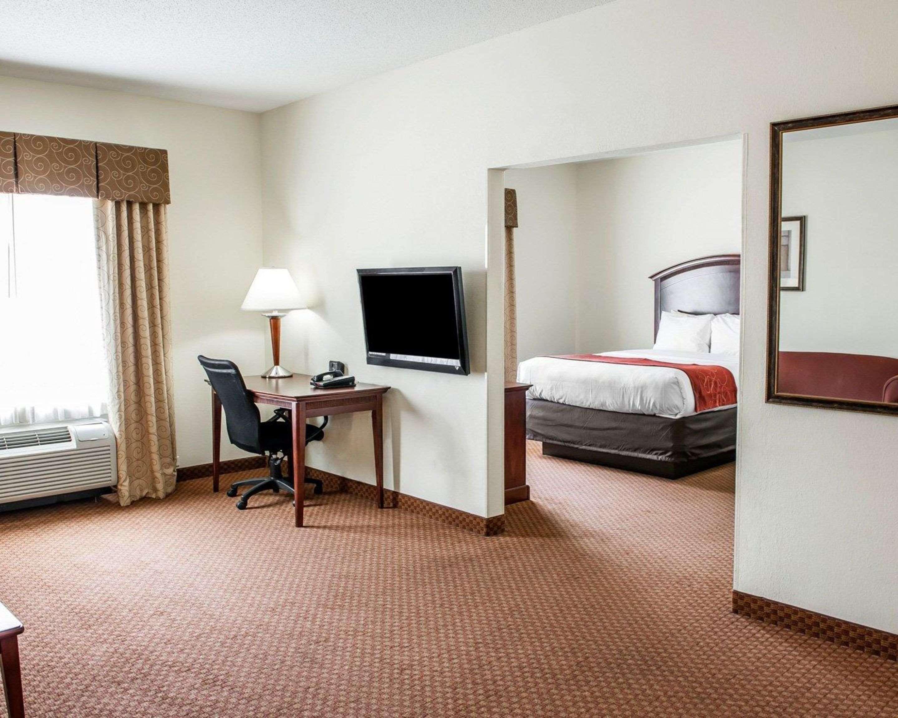 Comfort Suites Near Indianapolis Airport מראה חיצוני תמונה