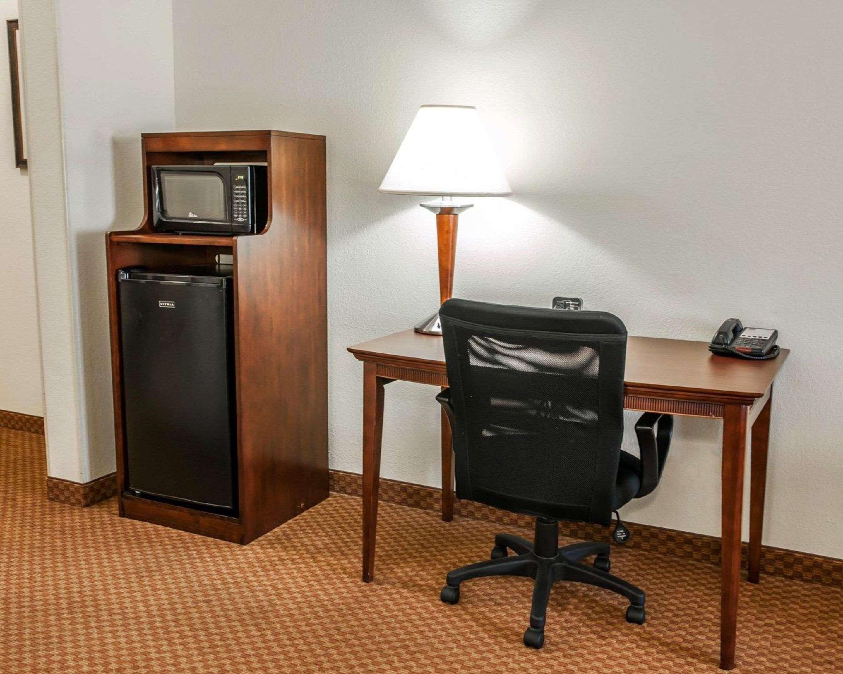 Comfort Suites Near Indianapolis Airport מראה חיצוני תמונה