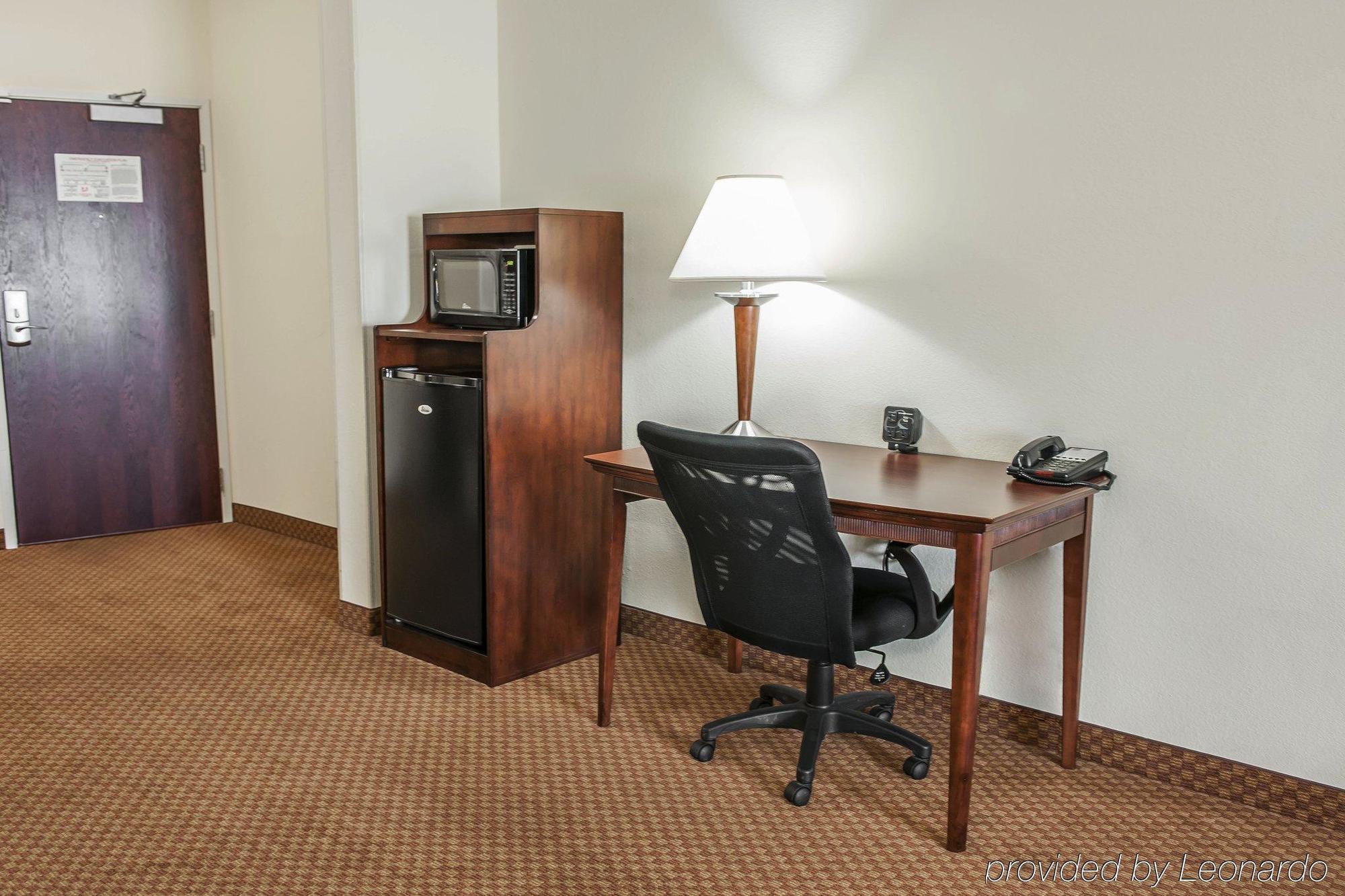 Comfort Suites Near Indianapolis Airport מראה חיצוני תמונה