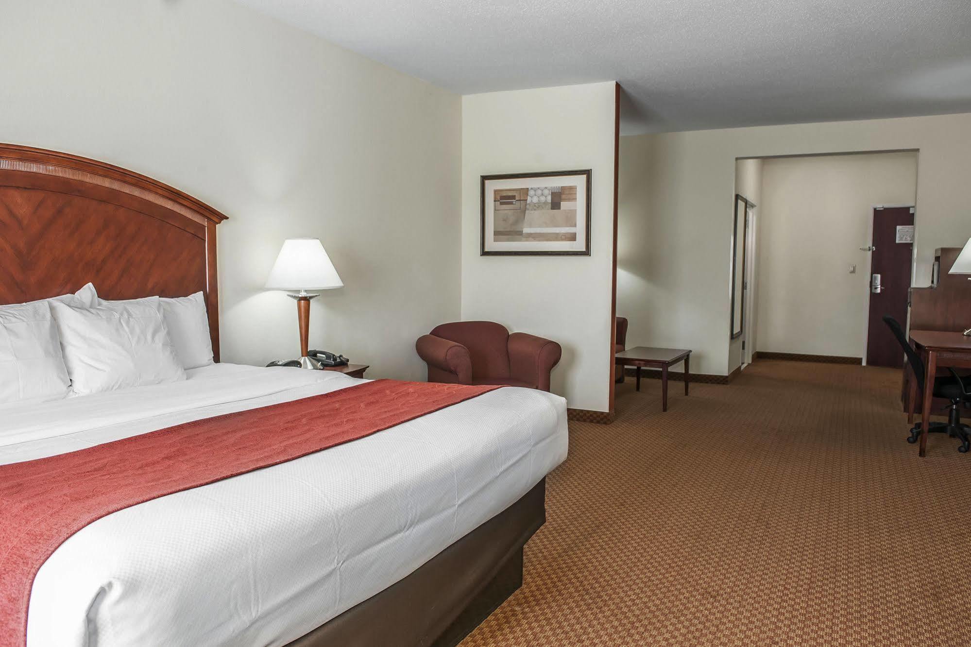 Comfort Suites Near Indianapolis Airport מראה חיצוני תמונה